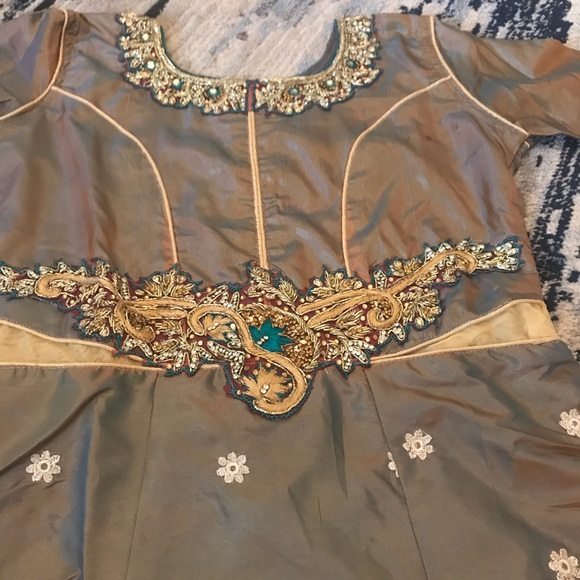 Flour length Anarkali suit - Picture 2 of 7